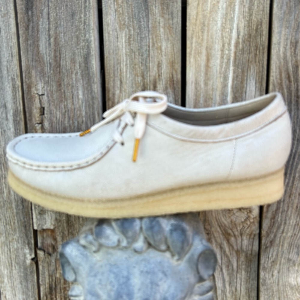 NWT Clarks Wallabee Leather White 10.5